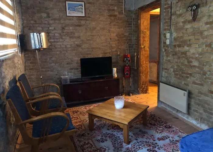 Apartment Kaleici Uygun Fiyat Giris Uygun Fiyat Genis